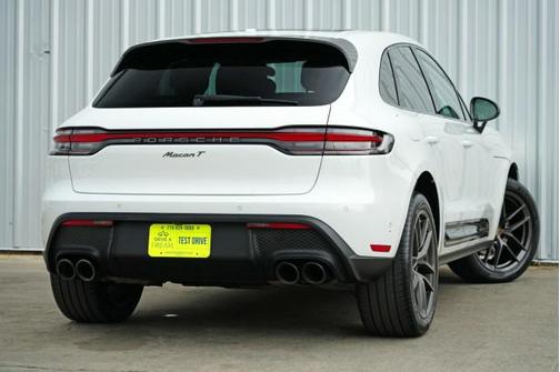 2023 Porsche Macan Base
