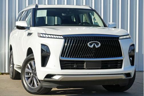 2025 INFINITI QX80 PURE