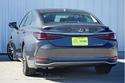 2025 Lexus ES 300h Premium