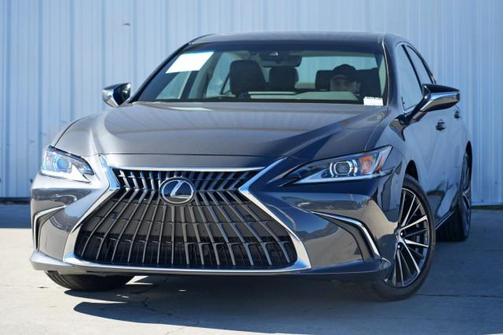 2025 Lexus ES 300h Premium