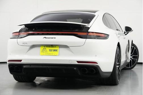 2023 Porsche Panamera Platinum Edition