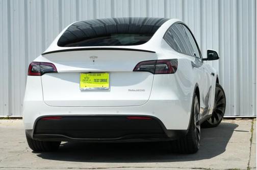 2022 Tesla Model Y Performance Dual Motor All-Wheel Drive