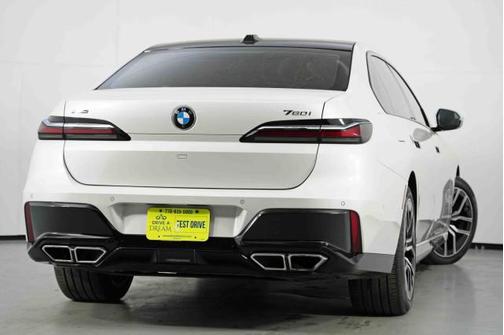 Mineral White Metallic 2023 BMW 760 i xDrive