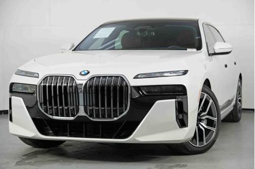 Mineral White Metallic 2023 BMW 760 i xDrive