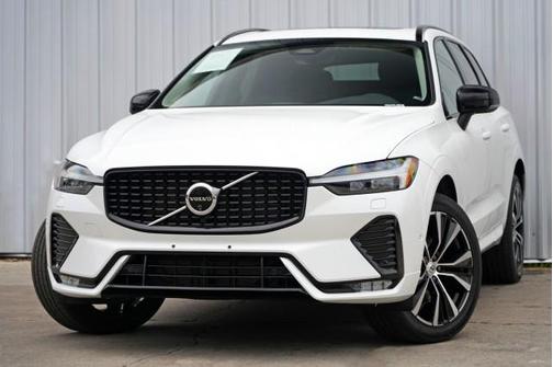2024 Volvo XC60 B5 Plus Dark Theme