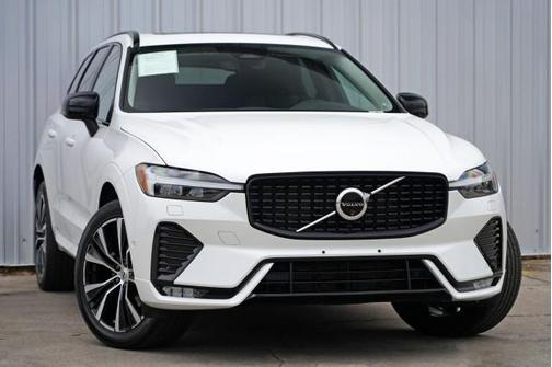 2024 Volvo XC60 B5 Plus Dark Theme