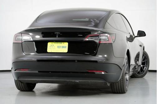 2022 Tesla Model 3 Standard Range