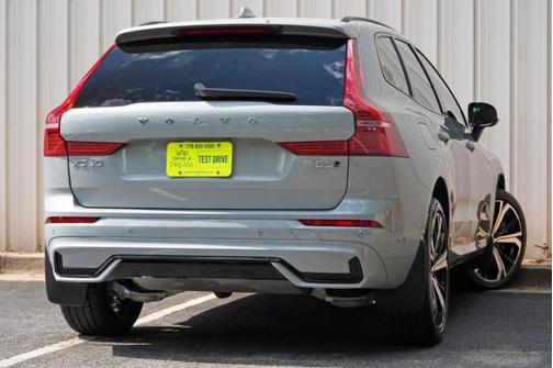 Vapour Grey Metallic 2025 Volvo XC60 B5 Ultra