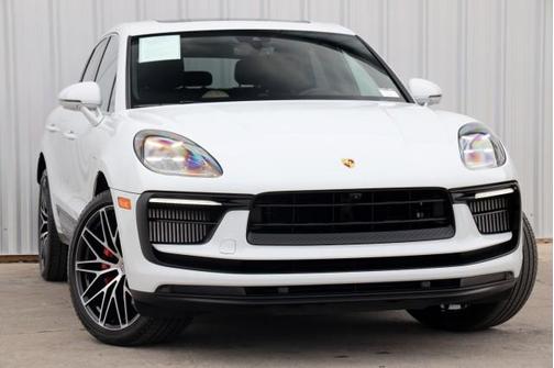 2022 Porsche Macan Base