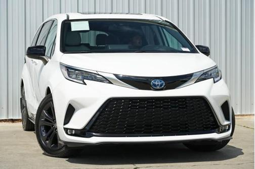 2021 Toyota Sienna XSE 7 Passenger