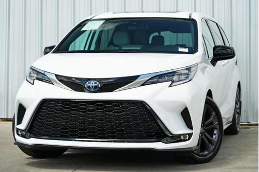 2021 Toyota Sienna XSE 7 Passenger
