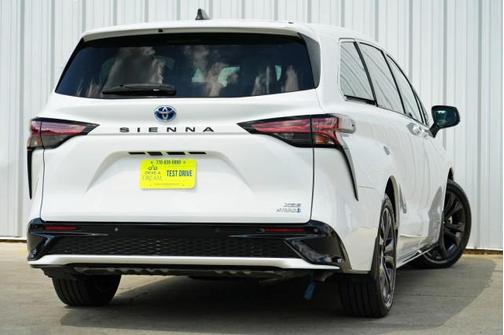 2021 Toyota Sienna XSE 7 Passenger