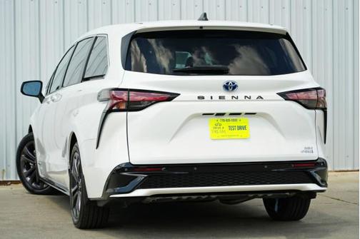 2021 Toyota Sienna XSE 7 Passenger