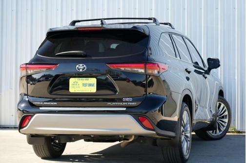 2023 Toyota Highlander Platinum