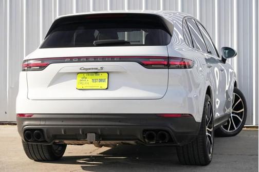 2022 Porsche Cayenne Platinum Edition
