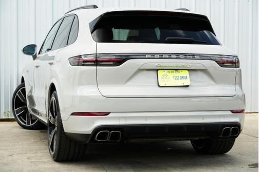 2022 Porsche Cayenne E-Hybrid S