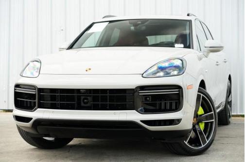2022 Porsche Cayenne E-Hybrid S