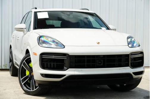 2022 Porsche Cayenne E-Hybrid S