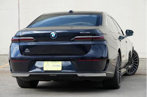 Carbon Black Metallic 2024 BMW i7 eDrive50