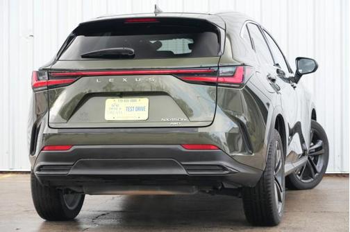 2023 Lexus NX 450h+ Luxury