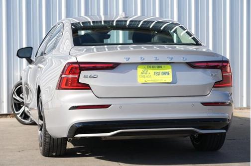 2025 Volvo S60 B5 Plus