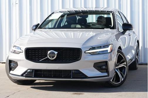 2025 Volvo S60 B5 Plus