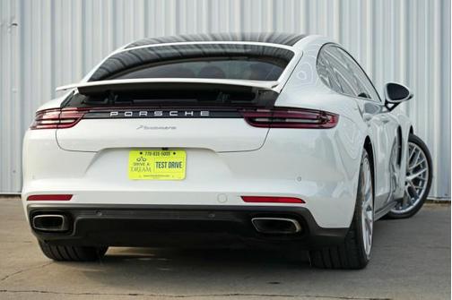 2018 Porsche Panamera 4