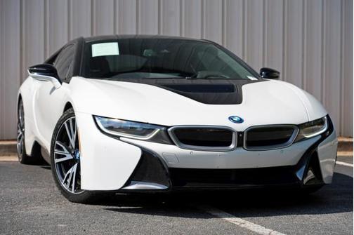Crystal White Pearl Metallic w/Frozen Gray Accent 2015 BMW i8 w/ Tera World