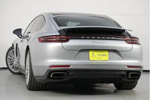 2018 Porsche Panamera 4