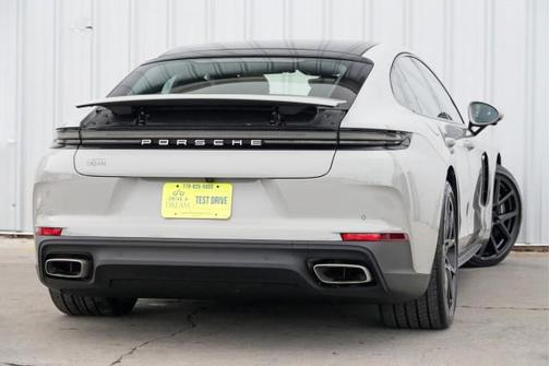 2025 Porsche Panamera 4