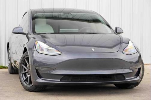 Midnight Silver Metallic 2022 Tesla Model 3 Standard Range