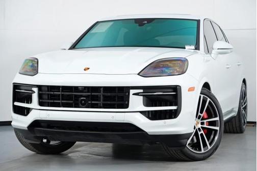 Carrara White Metallic 2024 Porsche Cayenne S