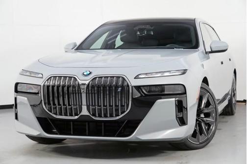 Brooklyn Grey Metallic 2023 BMW i7 xDrive60