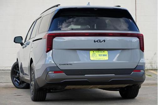 Ceramic Silver 2025 Kia Carnival SX Prestige