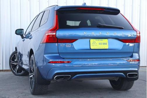 2021 Volvo XC60 Recharge Plug-In Hybrid T8 R-Design
