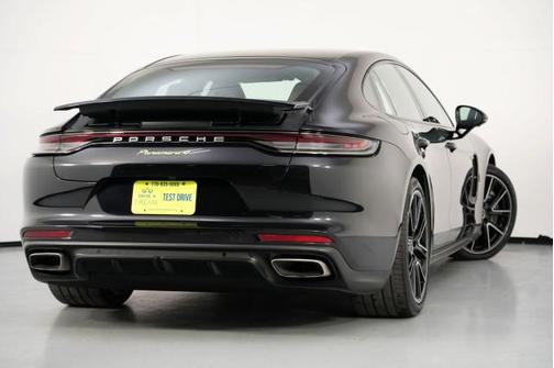2022 Porsche Panamera 4