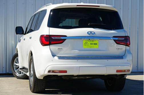 2023 INFINITI QX80 Luxe