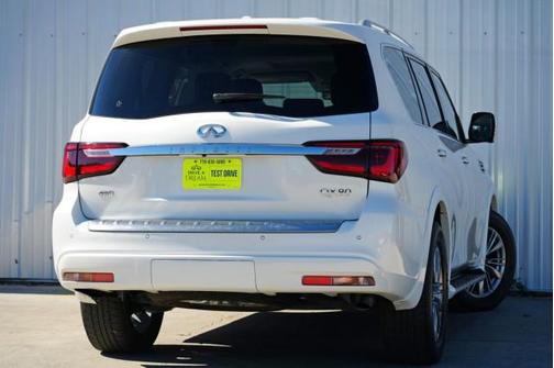 2023 INFINITI QX80 Luxe