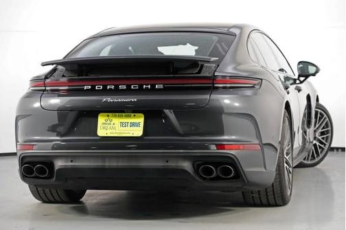 2024 Porsche Panamera 4