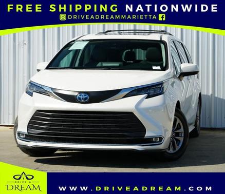 2021 Toyota Sienna XLE 8 Passenger