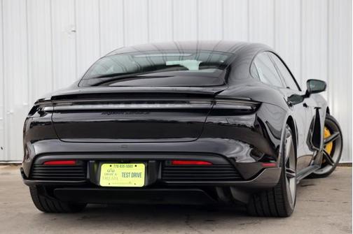 2022 Porsche Taycan Turbo S