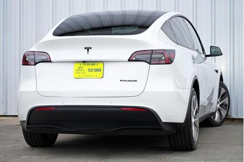 2022 Tesla Model Y Long Range Dual Motor All-Wheel Drive