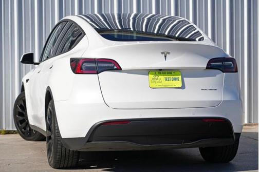 2022 Tesla Model Y Long Range Dual Motor All-Wheel Drive
