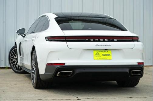2025 Porsche Panamera 4