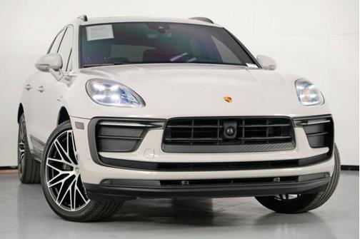 2023 Porsche Macan w/ Premium Plus Package