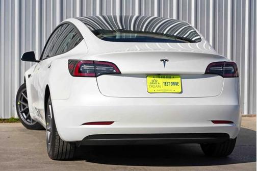 Pearl White Multi-Coat 2023 Tesla Model 3 Standard Range