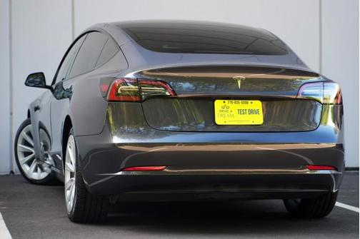 Midnight Silver Metallic 2023 Tesla Model 3 Standard Range