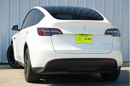 2022 Tesla Model Y Long Range Dual Motor All-Wheel Drive