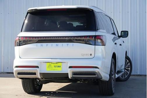 2025 INFINITI QX80 SENSORY AWD