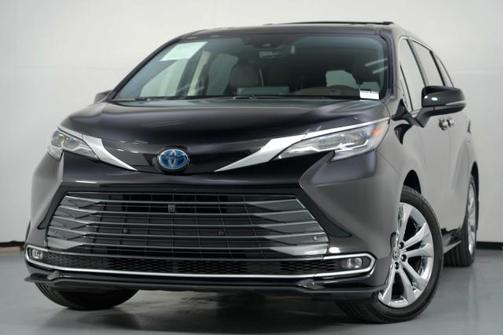 2024 Toyota Sienna Platinum 7 Passenger